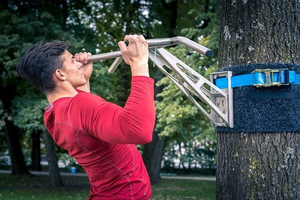 Outdoor Pull-Up Bars - All Different Types & What You Need To Know