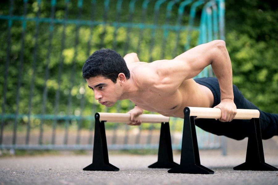 Push Ups Dip Bar Workout For Beginners Dip Bars Push Up And Dip