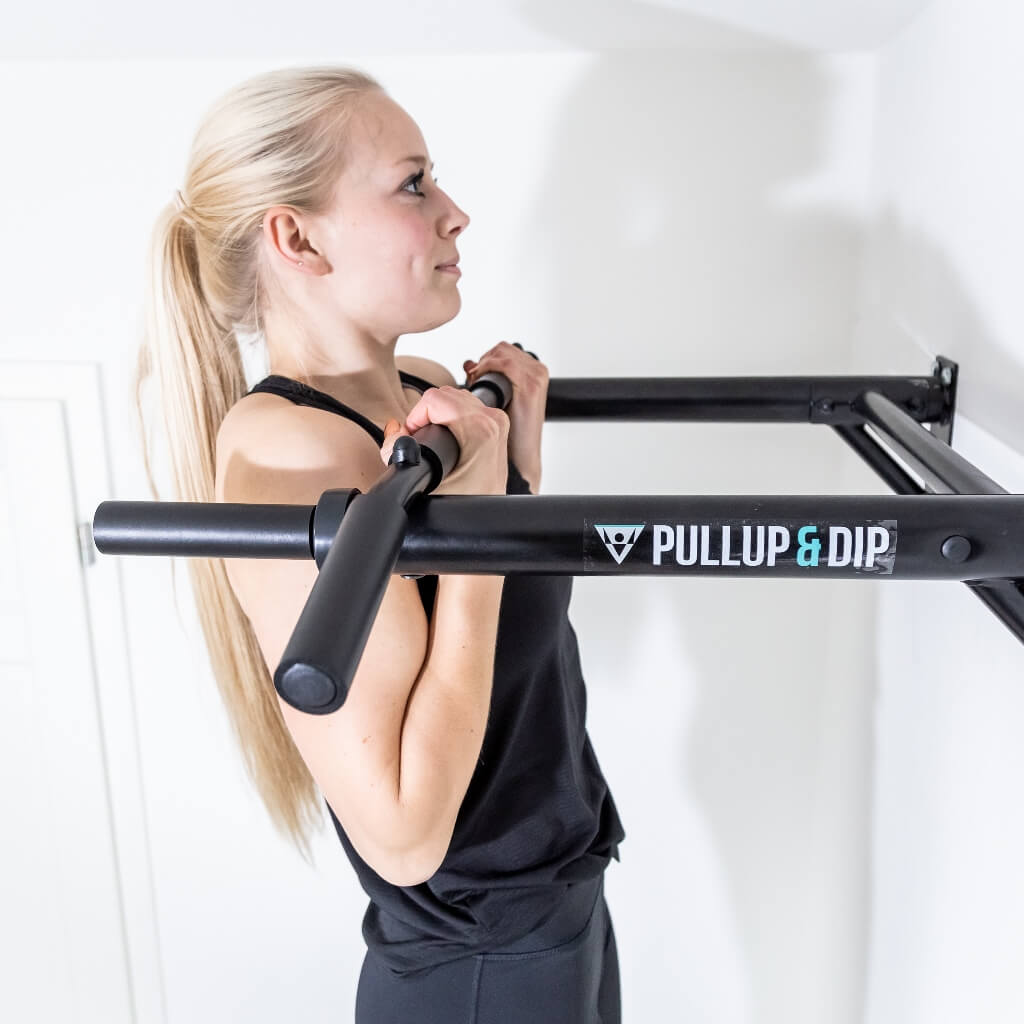 [B-Good] Wall Mounted Pull-Up Bar incl. Pull-Up Band